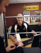 d18a8736665706.gif