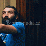 5af07039809663.gif