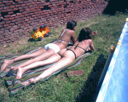 las amigas en la pile escabiando, (completo)